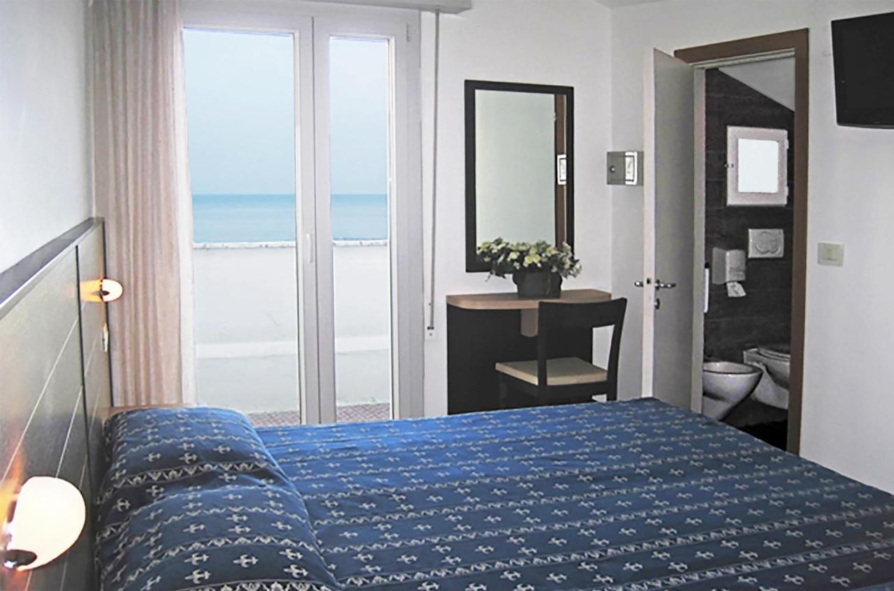 Hotel Sorriso - Molto Piu Di Una Stella Riccione Kültér fotó