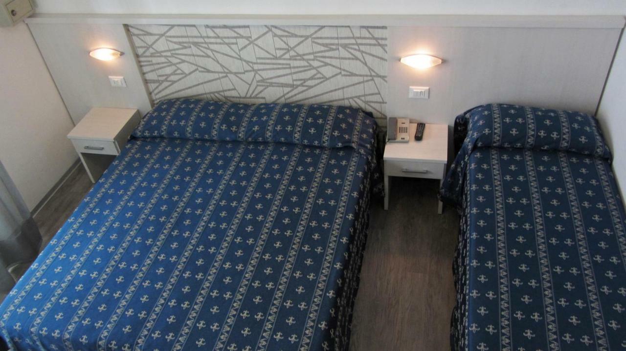 Hotel Sorriso - Molto Piu Di Una Stella Riccione Kültér fotó